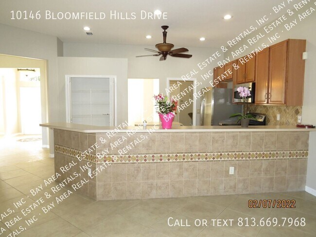 Foto del edificio - 10146 Bloomfield Hills Dr