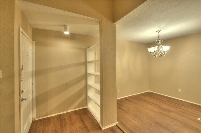 Foto del edificio - 9009 Richmond Ave.