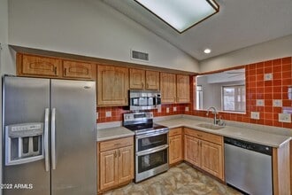 Building Photo - 14214 W Yosemite Dr