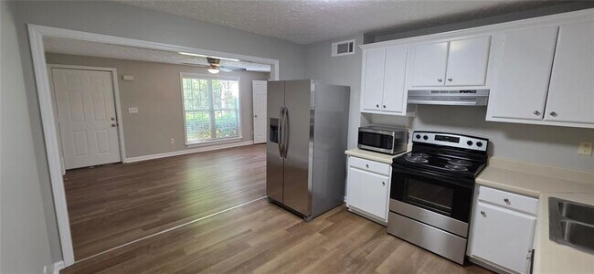 Foto del edificio - 3813 N Bogan Rd