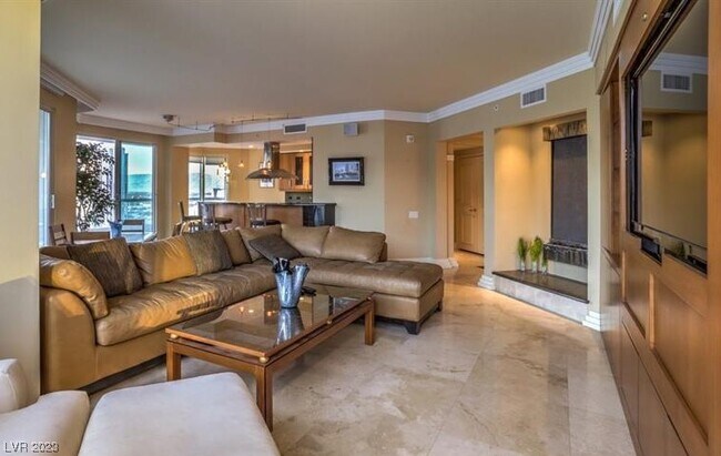 Building Photo - 2747 Paradise Rd