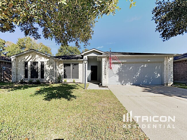 Building Photo - 7911 Bluff Trail Dr