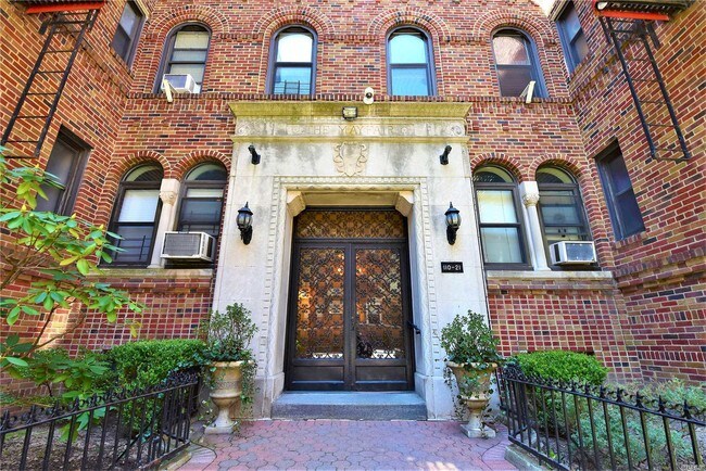 Foto del edificio - 110-21 73rd Rd