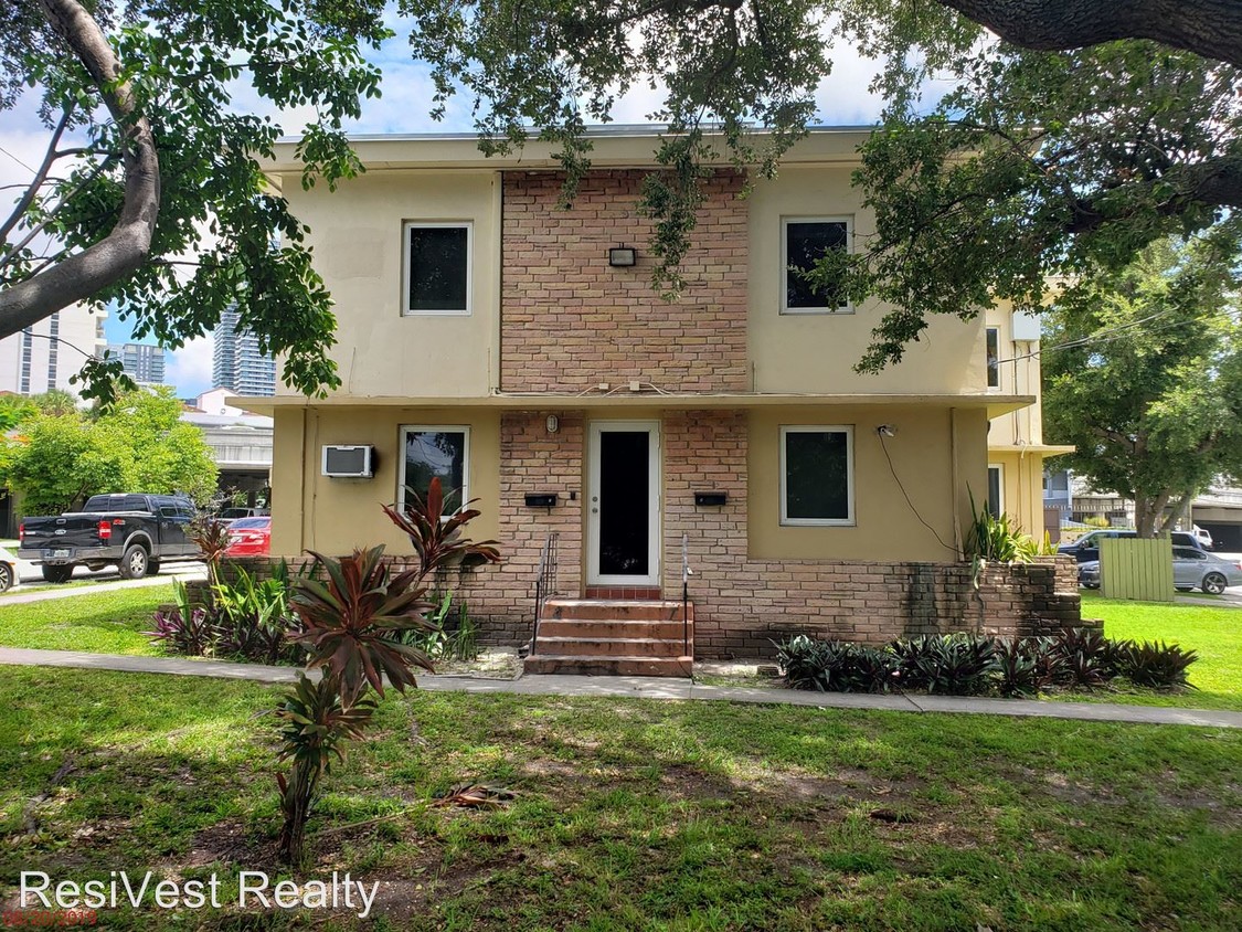 Foto principal - 350 SW 15th Rd
