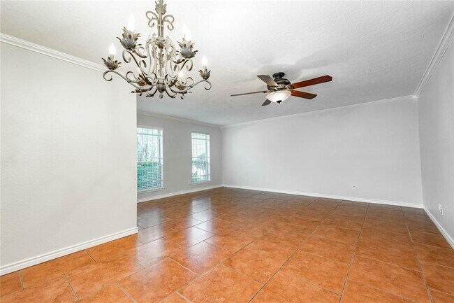Building Photo - 10307 Briar Forest Dr