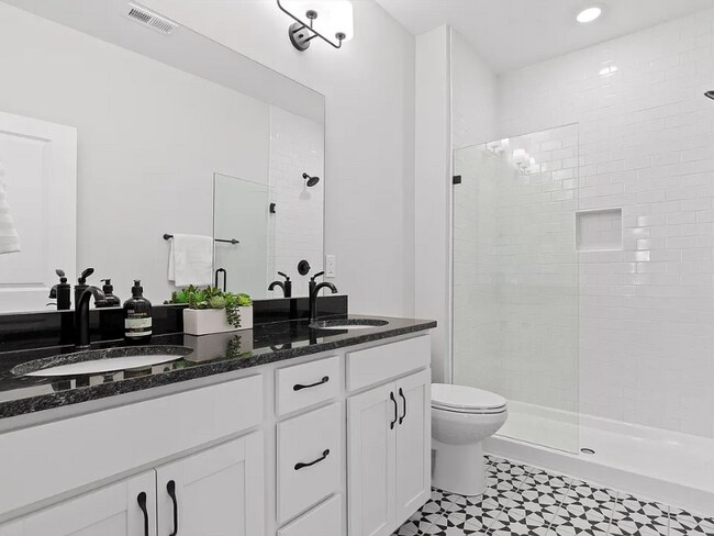 Building Photo - 703 Bespoke Wy