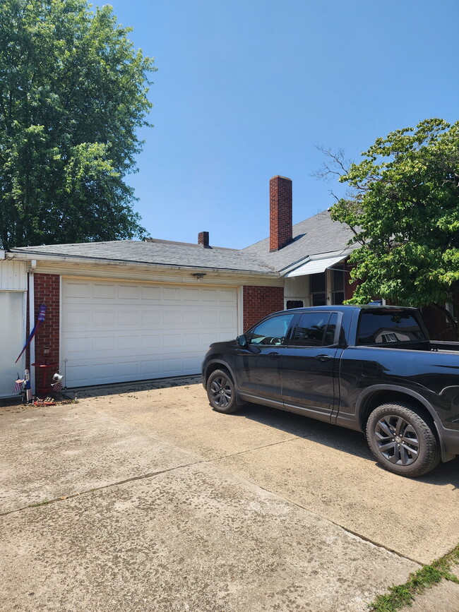 Building Photo - 205 S 15th St