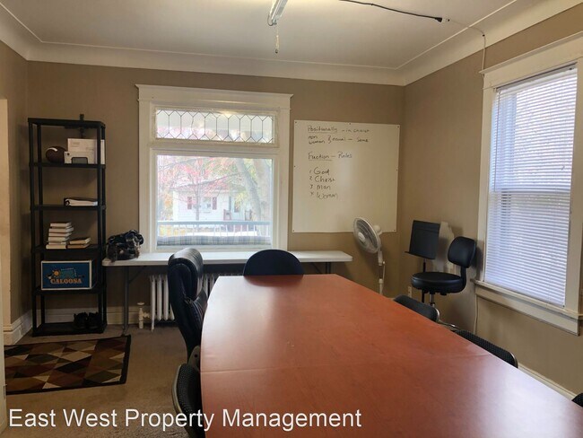 Foto del edificio - 5 br, 2 bath House - 4025 E Superior St