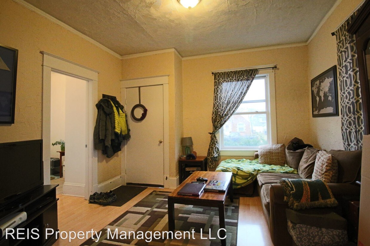 Primary Photo - 150 S 73rd St