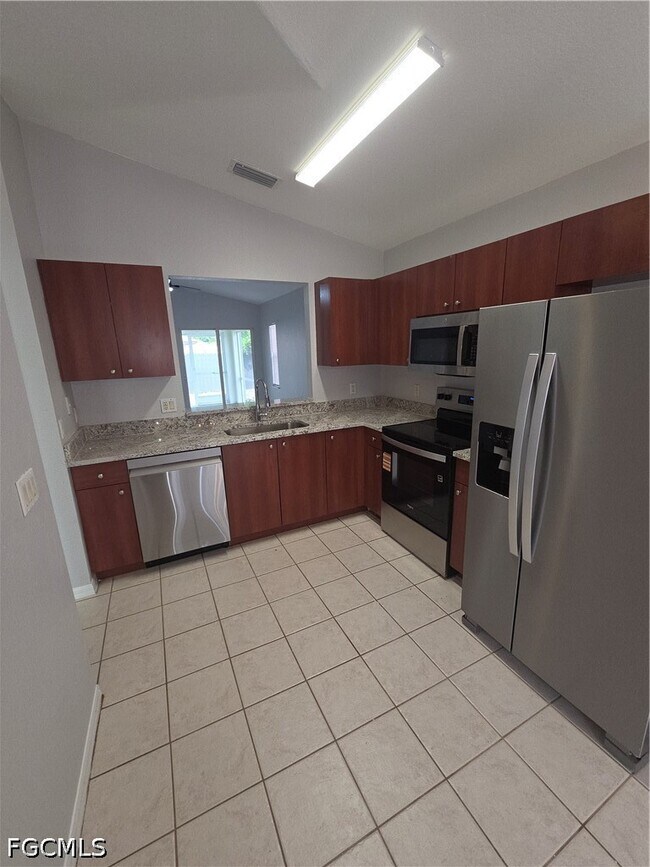 Foto del edificio - 1032 SE 11th St