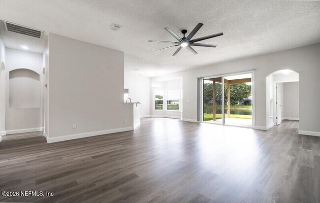 Foto del edificio - 557 Grand Parke Dr
