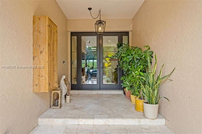 Foto del edificio - 6124 Paradise Point Dr