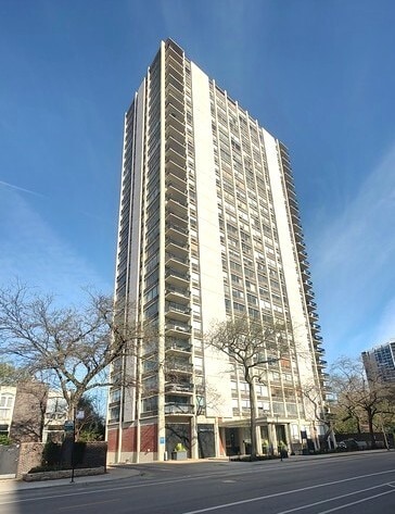 Building Photo - 1355 N Sandburg Terrace
