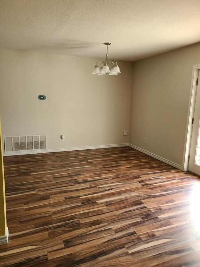Foto del edificio - 1507 Linda St