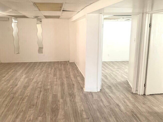 Foto del edificio - 14114 S State St