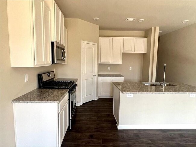 Photo - 110 Auburn Xing Wy House