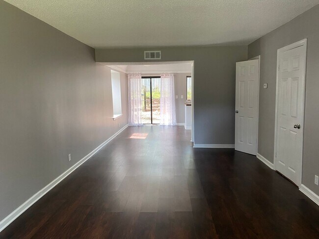 Foto del edificio - 2 bd 1.5 bath in Germantown Fountain Squar...
