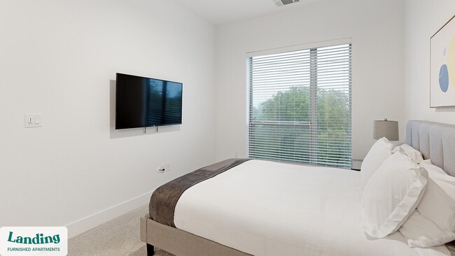 Building Photo - 650 E Sycamore St