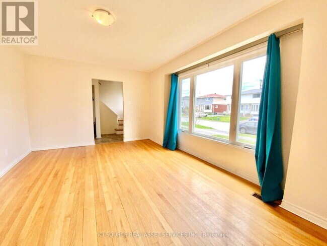 Photo du bâtiment - 1393 Claymor Ave