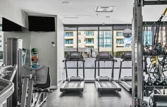 Building Photo - 550 Front St