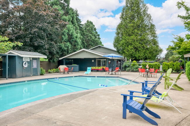 Pool l Centennial Apartments l Springfield, OR - Centennial Apartments