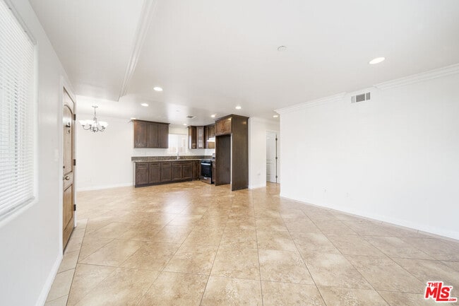 Foto del edificio - 838 E 80th St