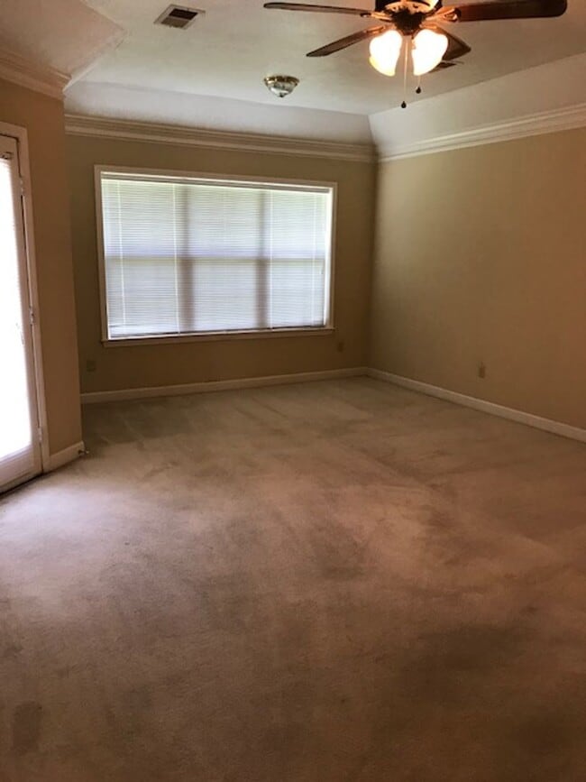 Building Photo - Keys to happiness