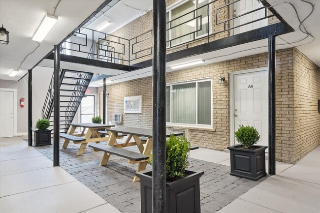 Building Photo - Greenfield Apartments