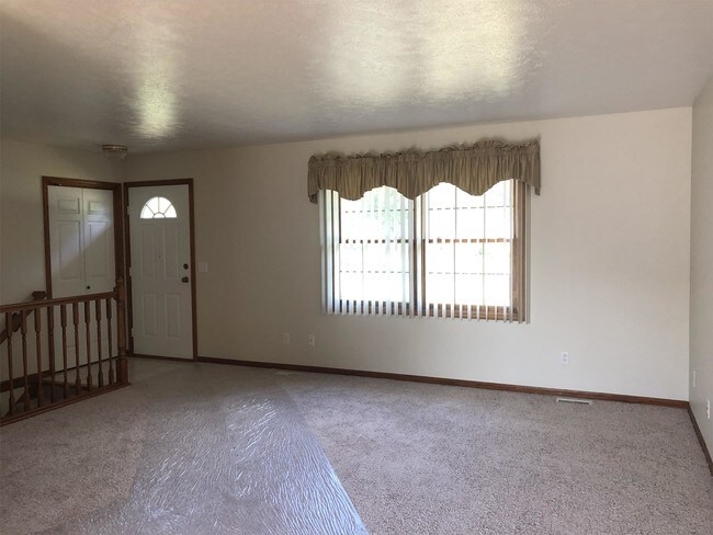 Foto del edificio - 7190 Walnut Ave
