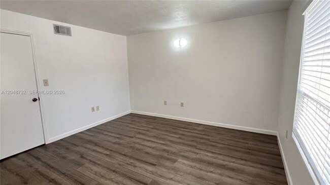 Building Photo - 2485 NW 33rd St