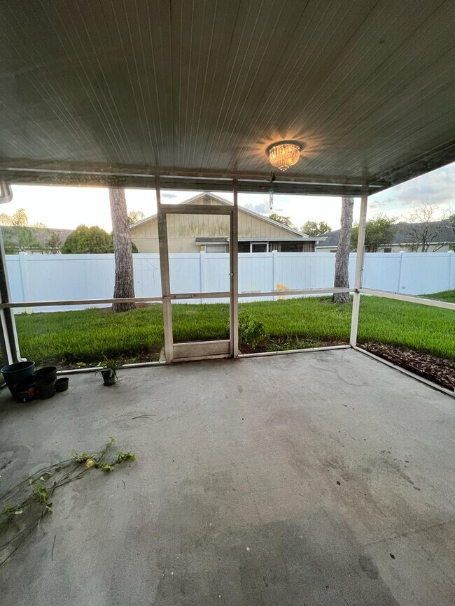 Building Photo - 2039 Fluorshire Dr