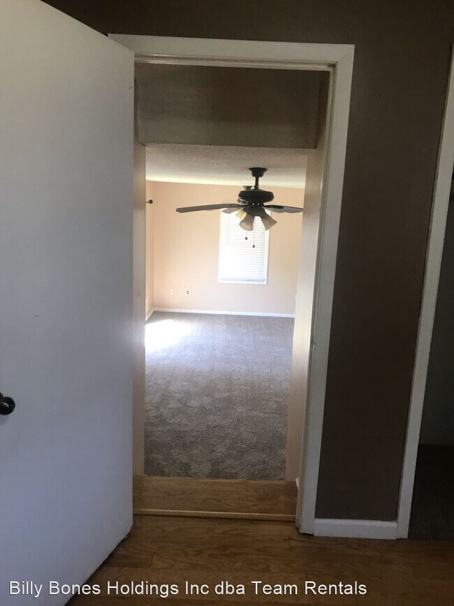 Foto del edificio - 3 br, 1 bath House - 110 Banks Street
