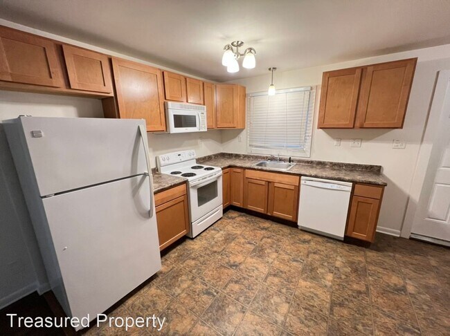 Building Photo - 2 br, 1 bath House - 1220-102 Carlton Ave