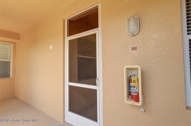 Foto del edificio - 6858 Toland Dr