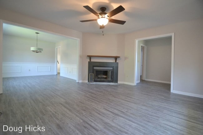 Building Photo - 3 br, 2 bath House - 8317 Summerglen Cir