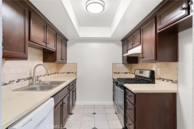 Foto del edificio - 18961 Florida St