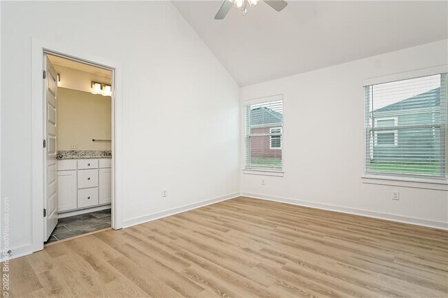 Foto del edificio - 5772 Holdcroft Dr