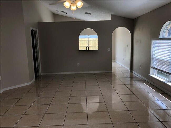 Building Photo - 30207 Double Dr