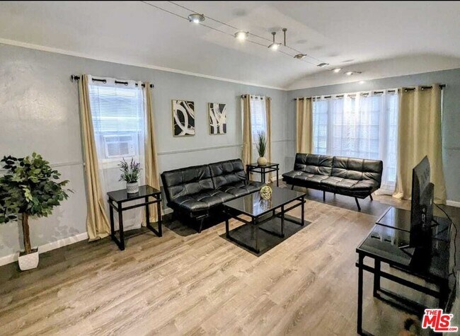 Foto del edificio - 606 N Alta Vista Blvd