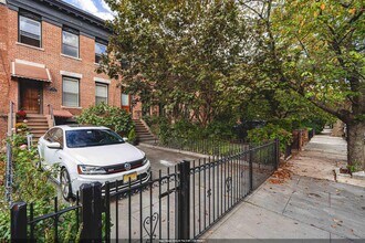 Building Photo - 276 4th St