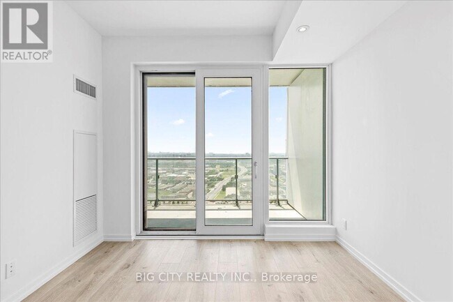Photo du bâtiment - 1000 Portage Pkwy