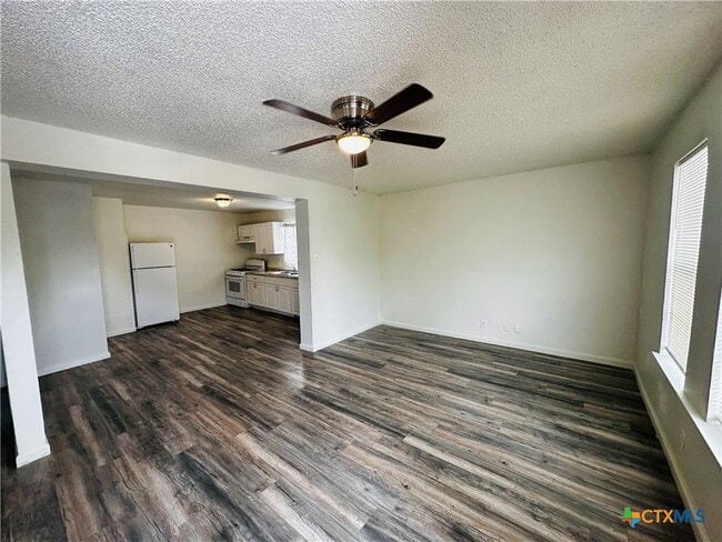 Building Photo - 714 S River St