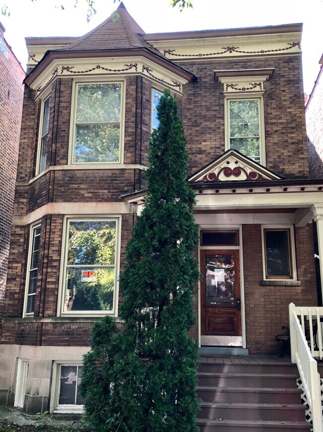 Building Photo - 2119 W Grace St