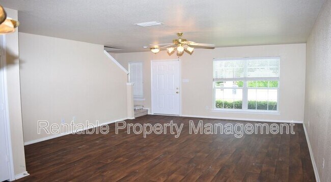 Foto del edificio - 5761 Giddyup Ln