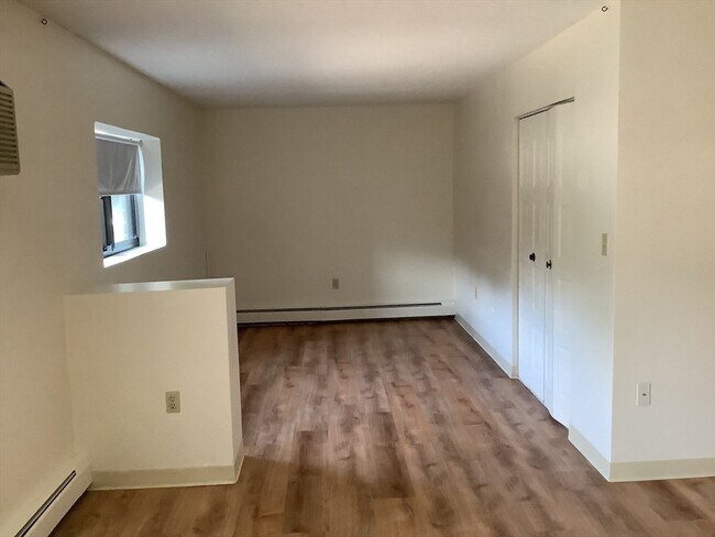 Building Photo - 50 Cambridge Rd