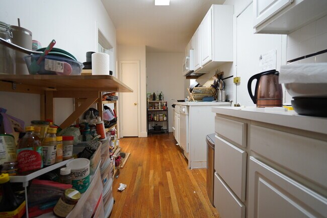 Foto del edificio - 45 Westland Ave