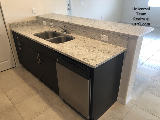 Building Photo - 13170 Bella Casa Cir