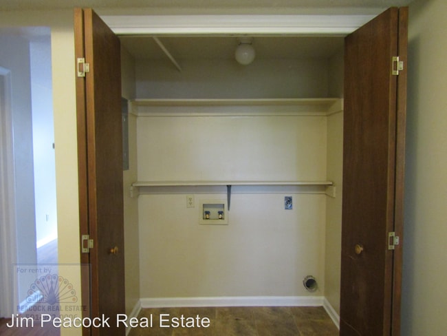 Building Photo - 404 N Lincoln St