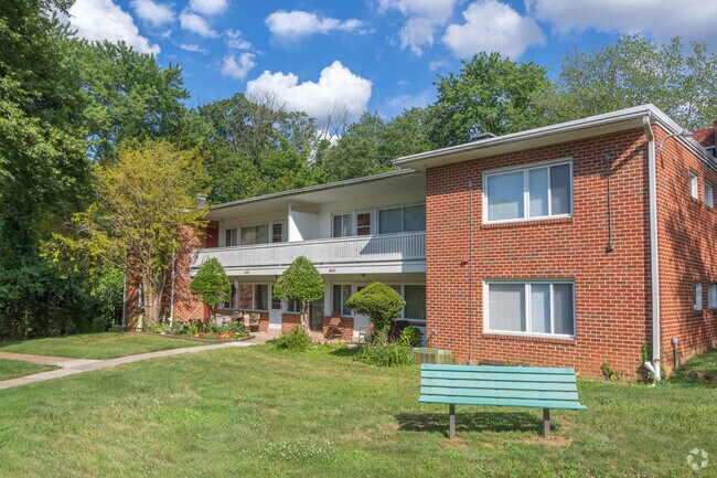 Foto del edificio - Falls Village Apartments