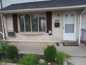 Building Photo - 867 Ulster St Building Photo - 867 Ulster St